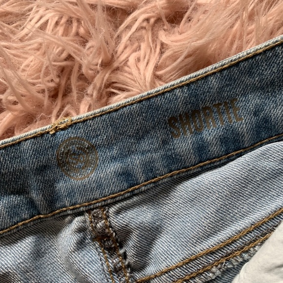 Cute Jean Shorts - Picture 5 of 6